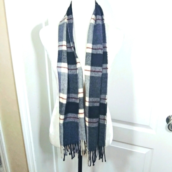 Gray Plaid Scarf w/ Fringe - Picture 2 of 3